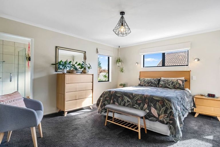 Photo of property in 2 Halsey Grove, Paraparaumu Beach, Paraparaumu, 5032