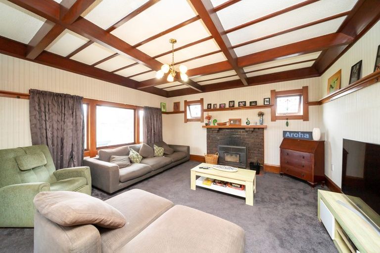 Photo of property in 19 Burns Street, Hawera, 4610