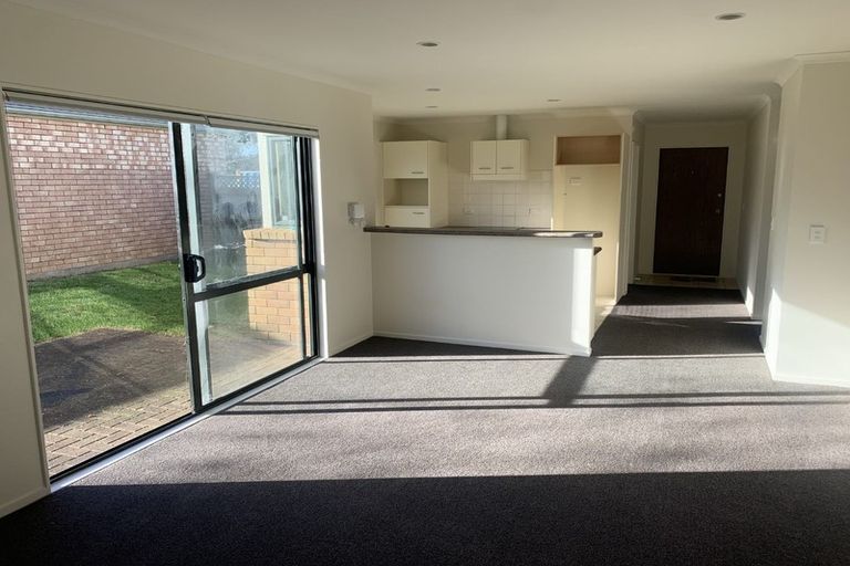 Photo of property in 21 Ashmere Lane, Weymouth, Auckland, 2103