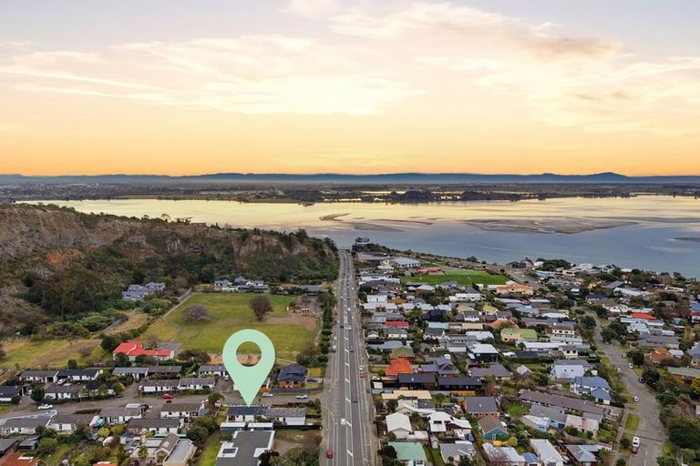 Photo of property in 3 Raekura Place, Redcliffs, Christchurch, 8081