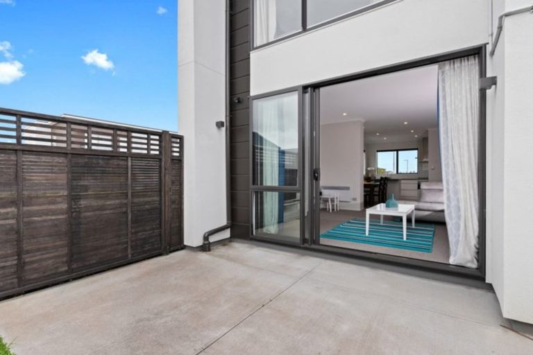 Photo of property in 14 Rangihina Road, Hobsonville, Auckland, 0616