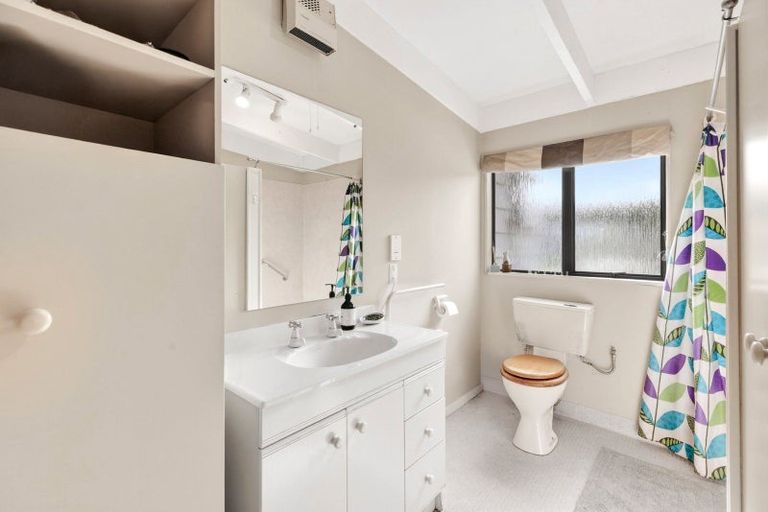 Photo of property in 229 Beacon Point Road, Wanaka, 9305