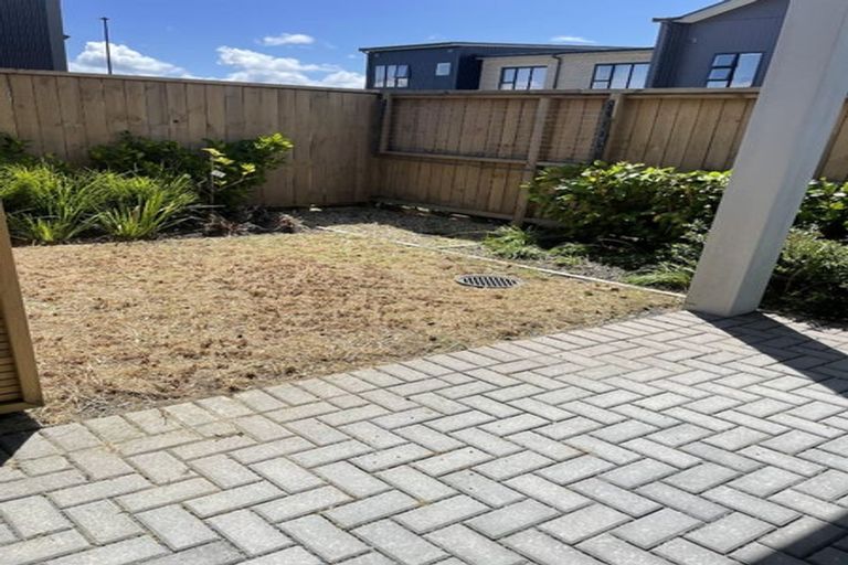 Photo of property in 20 Wai Place, Westgate, Auckland, 0614