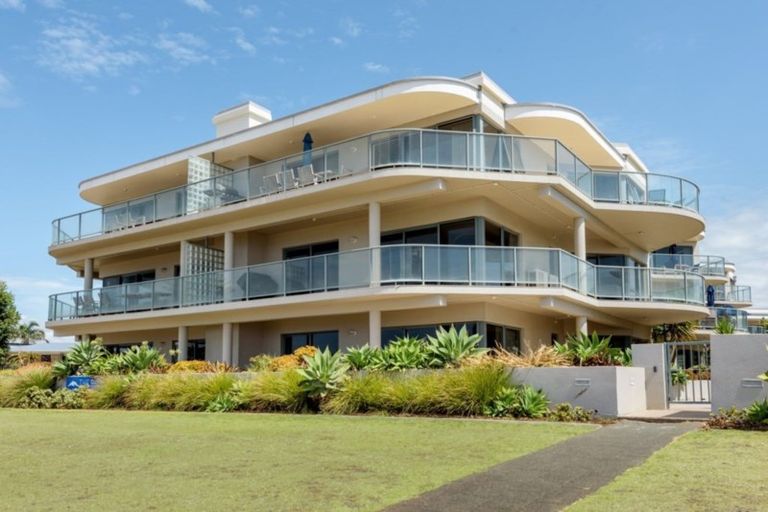 Photo of property in 206/178 Marine Parade, Mount Maunganui, 3116