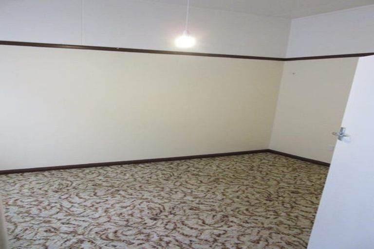 Photo of property in 94 Russell Terrace, Berhampore, Wellington, 6023