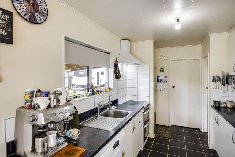 Photo of property in 25 Tait Drive, Greenmeadows, Napier, 4112