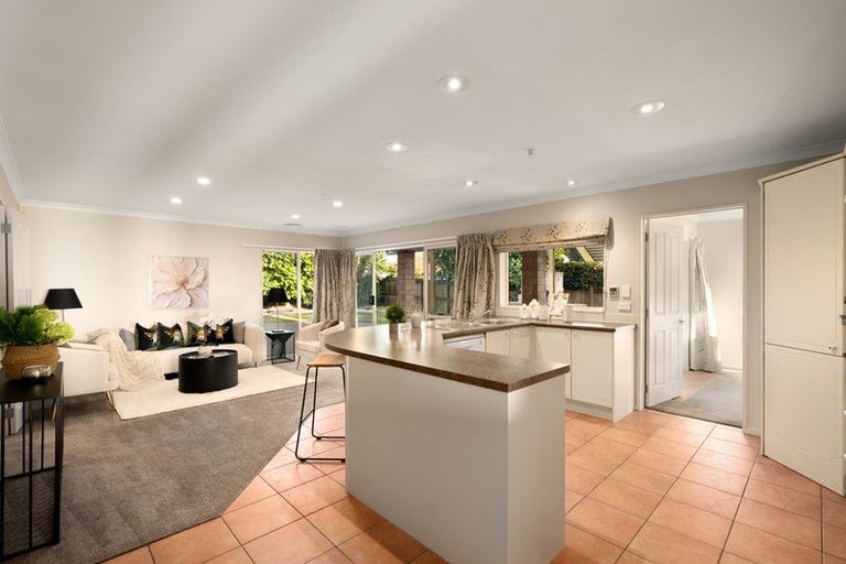 Photo of property in 5 Castlehill Court, Wattle Downs, Auckland, 2103