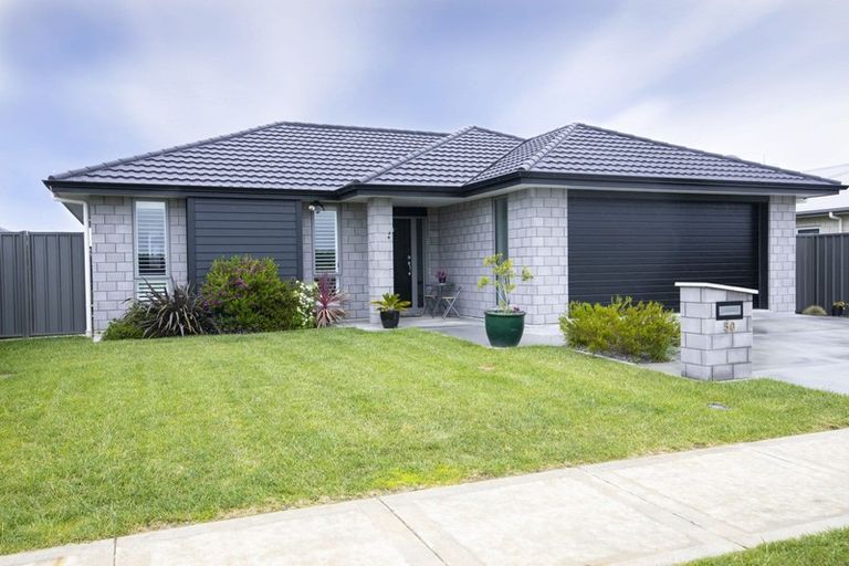 Photo of property in 50 Eriksen Road, Te Awa, Napier, 4110