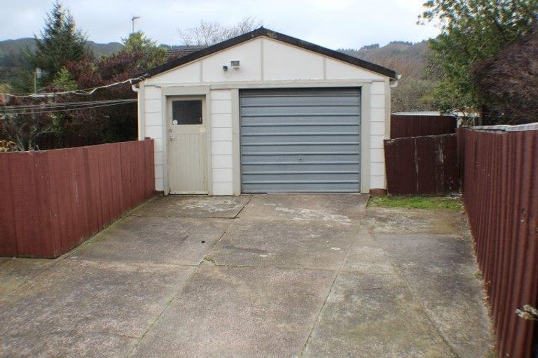 Photo of property in 32 Harris Street, Naenae, Lower Hutt, 5011