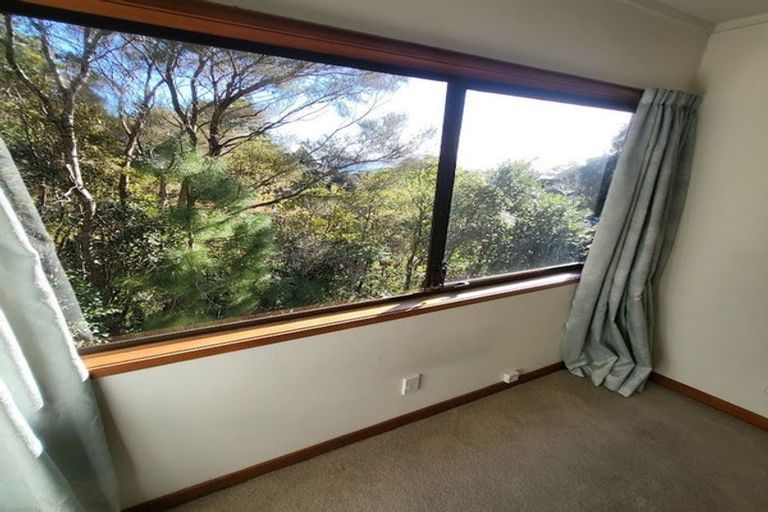Photo of property in 7 Francis Bell Grove, Lowry Bay, Lower Hutt, 5013