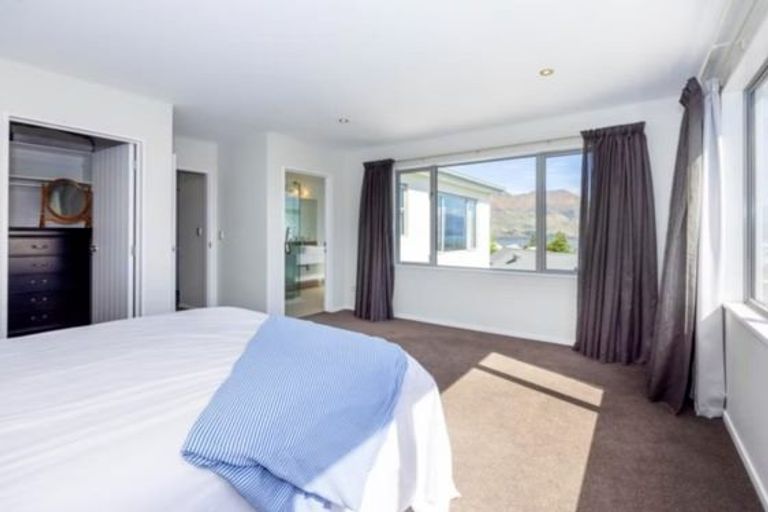 Photo of property in 18 Clutha Place, Wanaka, 9305