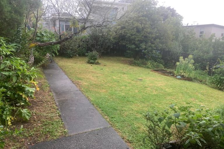 Photo of property in 727 Swanson Road, Swanson, Auckland, 0612