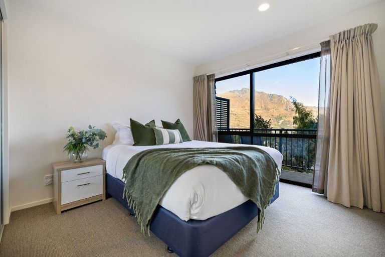 Photo of property in Arno Apartment, 9/8 Mckerrow Place, Sunshine Bay, Queenstown, 9300