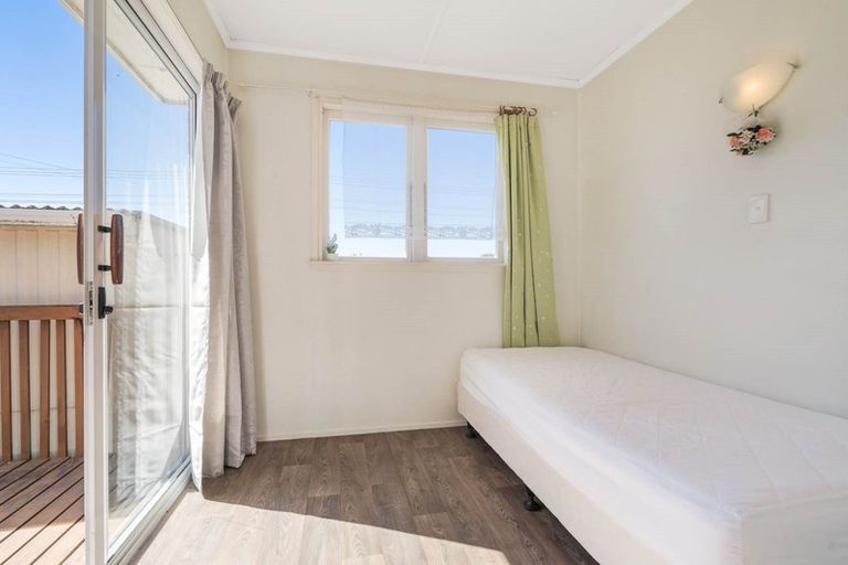 Photo of property in 118 Rathgar Road, Henderson, Auckland, 0610