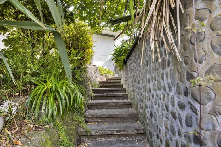 Photo of property in 15 Kauri Street, Inglewood, 4330