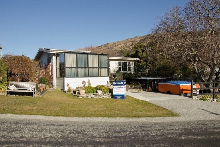 Photo of property in 111 Cheviot Street, Roxburgh, 9500