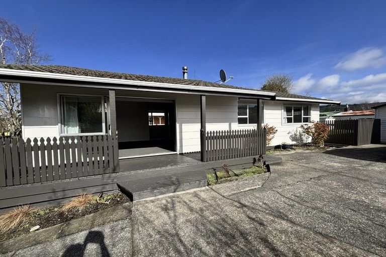Photo of property in 91 Norana Road, Timberlea, Upper Hutt, 5018