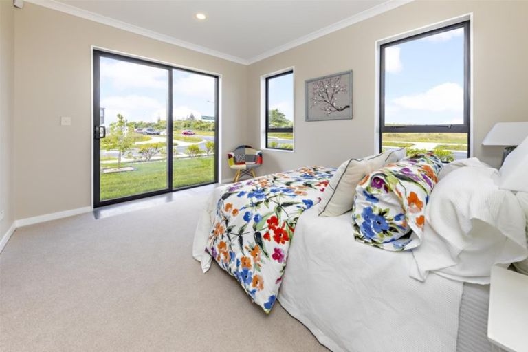 Photo of property in 37 Papareia Road, Karaka, Papakura, 2113