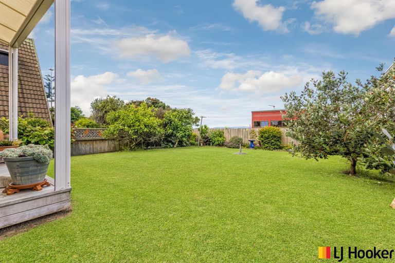 Photo of property in 56 Carnoustie Drive, Wattle Downs, Auckland, 2103