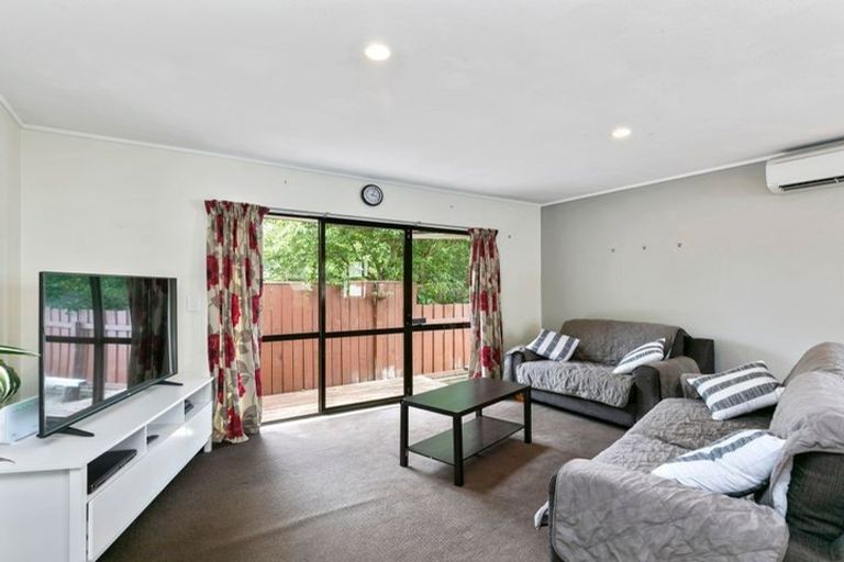 Photo of property in 22a Randwick Crescent, Moera, Lower Hutt, 5010