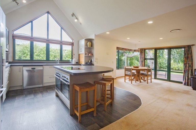 Photo of property in 86 Pahiatua Street, Hokowhitu, Palmerston North, 4410