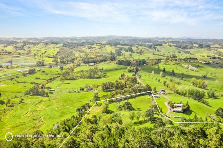 Photo of property in 120 Cemetery Road, Wainui, Silverdale, 0992