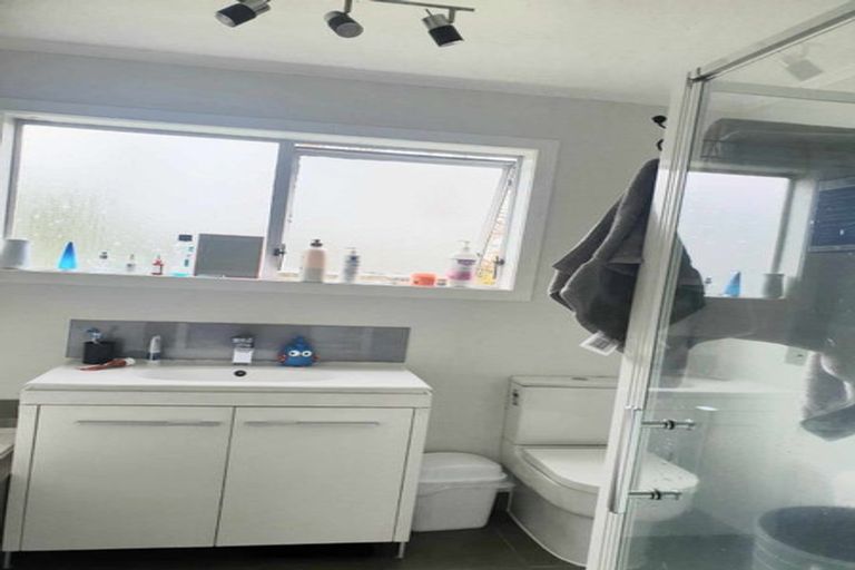 Photo of property in 202 Manuka Road, Bayview, Auckland, 0629