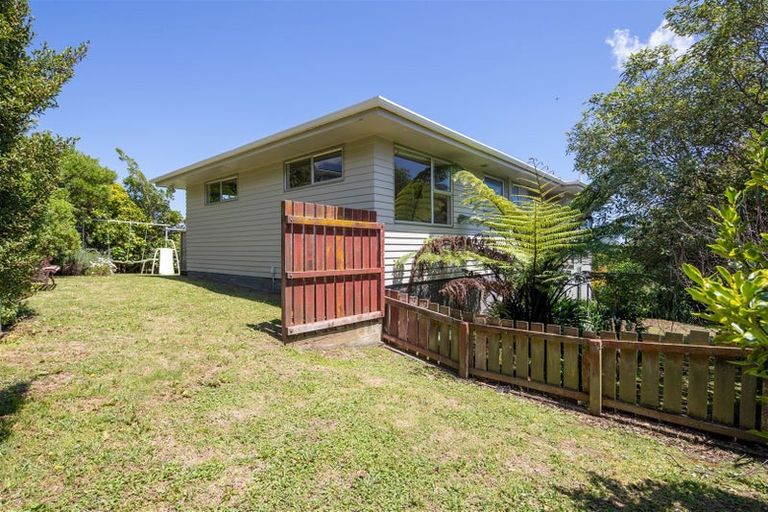 Photo of property in 27 Lomita Road, Johnsonville, Wellington, 6037