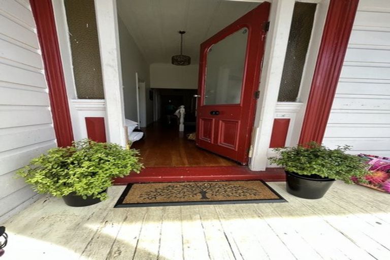 Photo of property in 2/24 West End Road, Herne Bay, Auckland, 1022