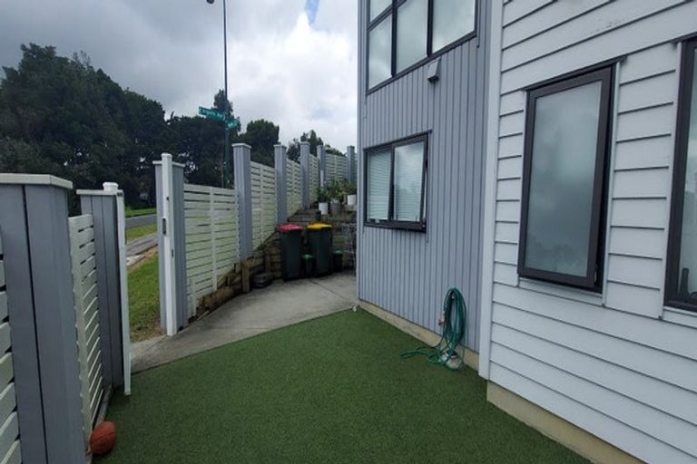 Photo of property in 2 Veneta Close, Flat Bush, Auckland, 2019