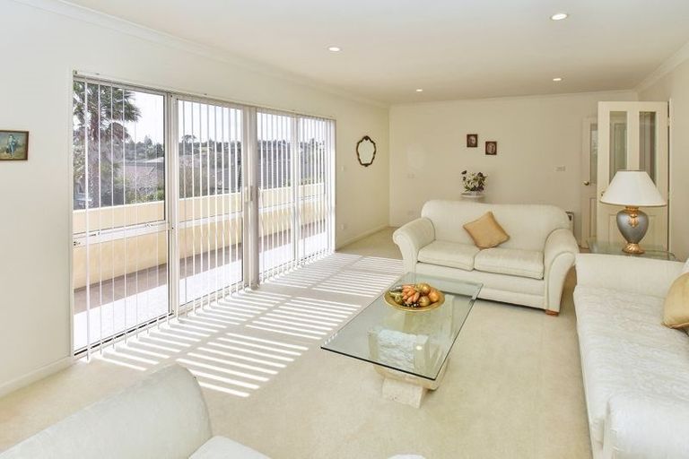 Photo of property in 22 Manara Place, The Gardens, Auckland, 2105