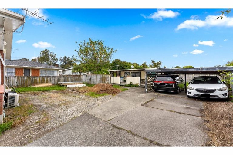 Photo of property in 2/8 Chartwell Avenue, Glenfield, Auckland, 0629