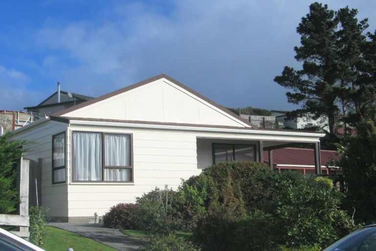 Photo of property in 30 Guadeloupe Crescent, Grenada Village, Wellington, 6037