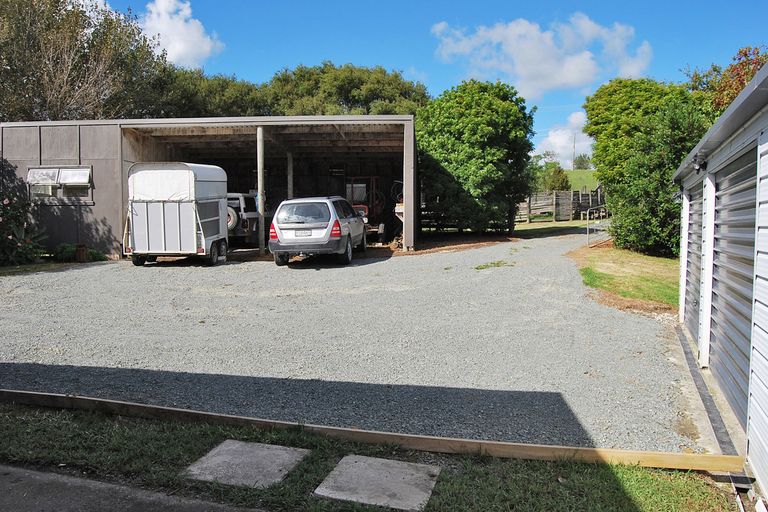 Photo of property in 1150 Oneriri Road, Kaiwaka, 0573