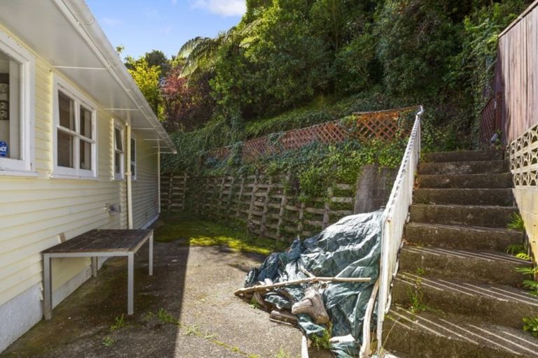 Photo of property in 24 Mahoe Street, Tawa, Wellington, 5028