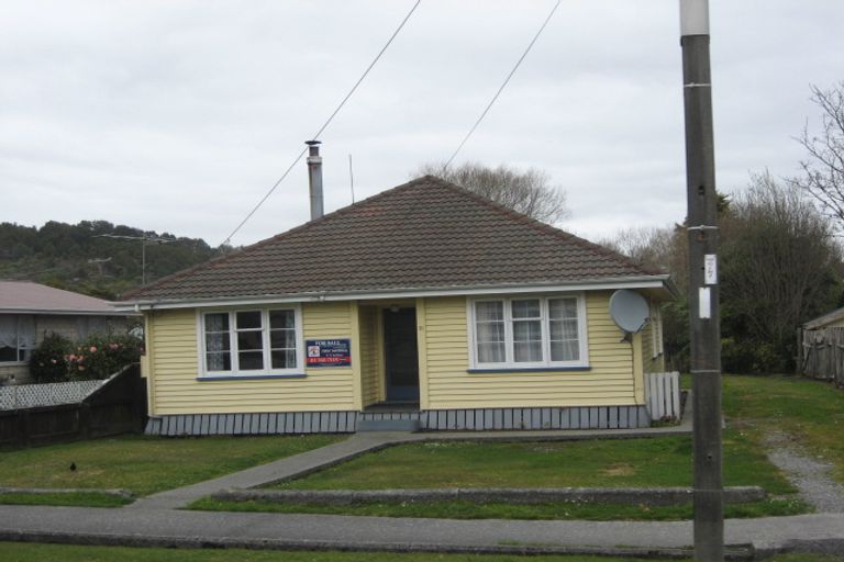 Photo of property in 31 Inverness Street, Dunollie, Runanga, 7803