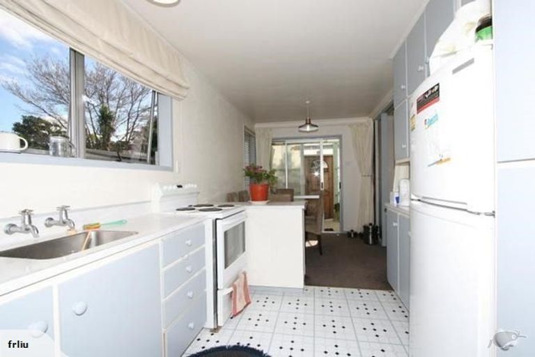 Photo of property in 27 Lisa Rise, Half Moon Bay, Auckland, 2012