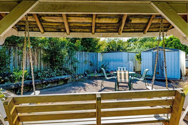 Photo of property in 66 Endeavour Street, Marfell, New Plymouth, 4310