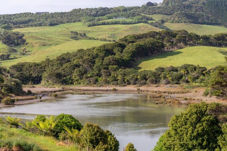 Photo of property in 70 Omahina Street, Raglan, 3225