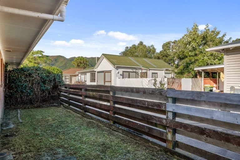 Photo of property in 2/14 Fuller Grove, Woburn, Lower Hutt, 5010