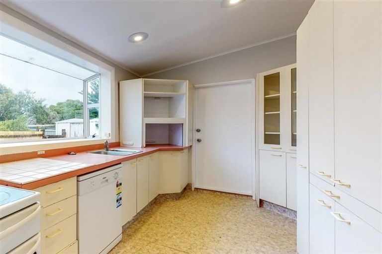 Photo of property in 22 Elizabeth Street, Moera, Lower Hutt, 5010