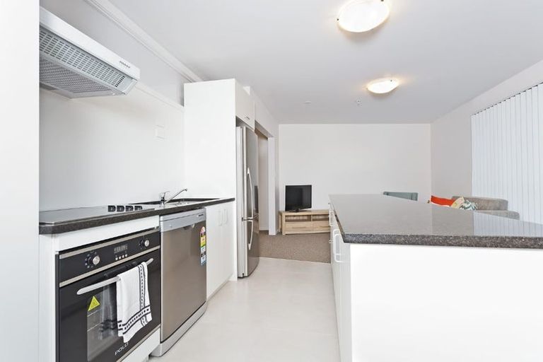 Photo of property in 12/26 Railway Street West, Papakura, 2110