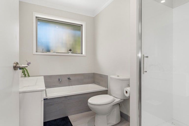 Photo of property in 76 Bert Wall Drive, Omokoroa, 3114