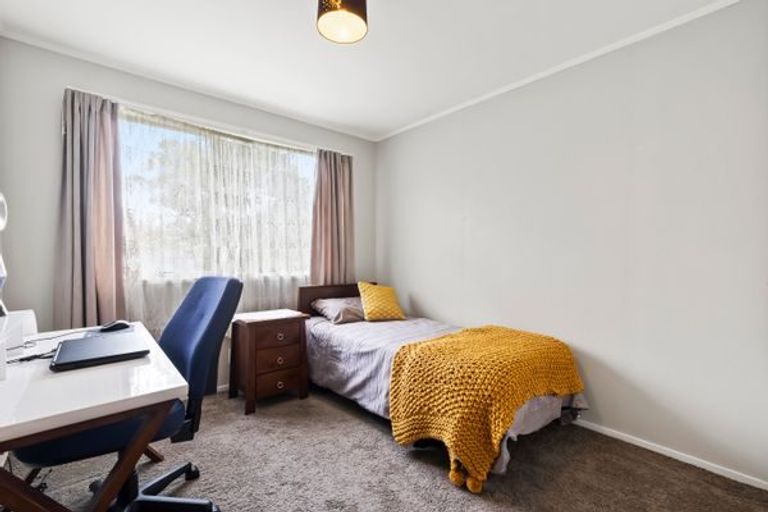 Photo of property in 10 Joshua Place, Weymouth, Auckland, 2103