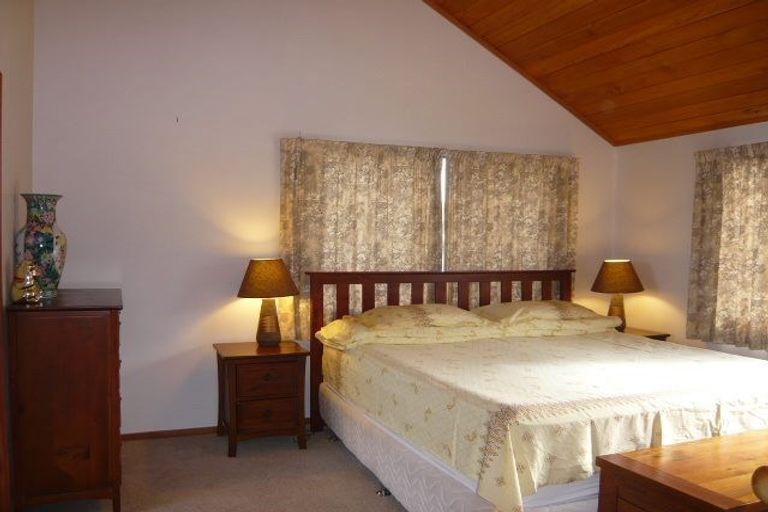 Photo of property in 18 Silhouette Way, Western Heights, Hamilton, 3200