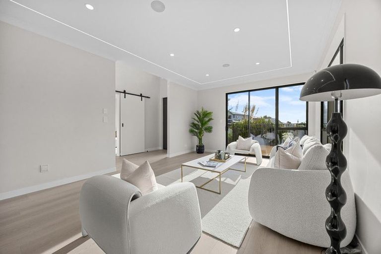 Photo of property in 17 Bremner Ridge Street, Flat Bush, Auckland, 2019