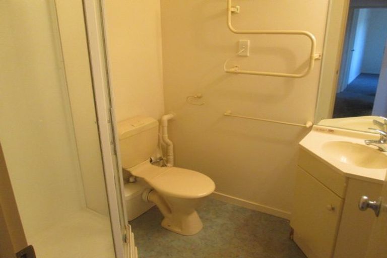 Photo of property in 12a Kiteroa Terrace, Rothesay Bay, Auckland, 0630