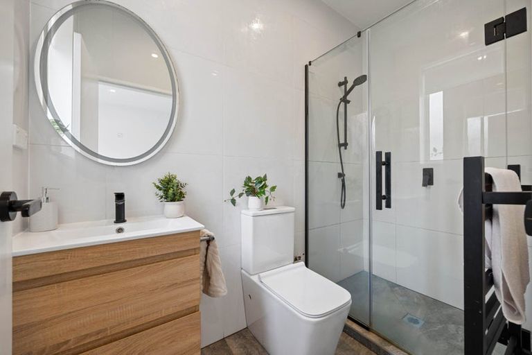 Photo of property in 25b Tudor Road, Henderson, Auckland, 0610