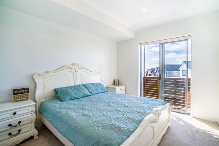 Photo of property in 82 Caldera Drive, Long Bay, Auckland, 0630