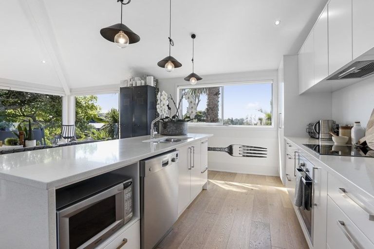 Photo of property in 3/40 Kowhai Road, Campbells Bay, Auckland, 0630